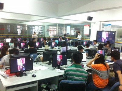 廈門果核軟件公司到信息工程學院開講